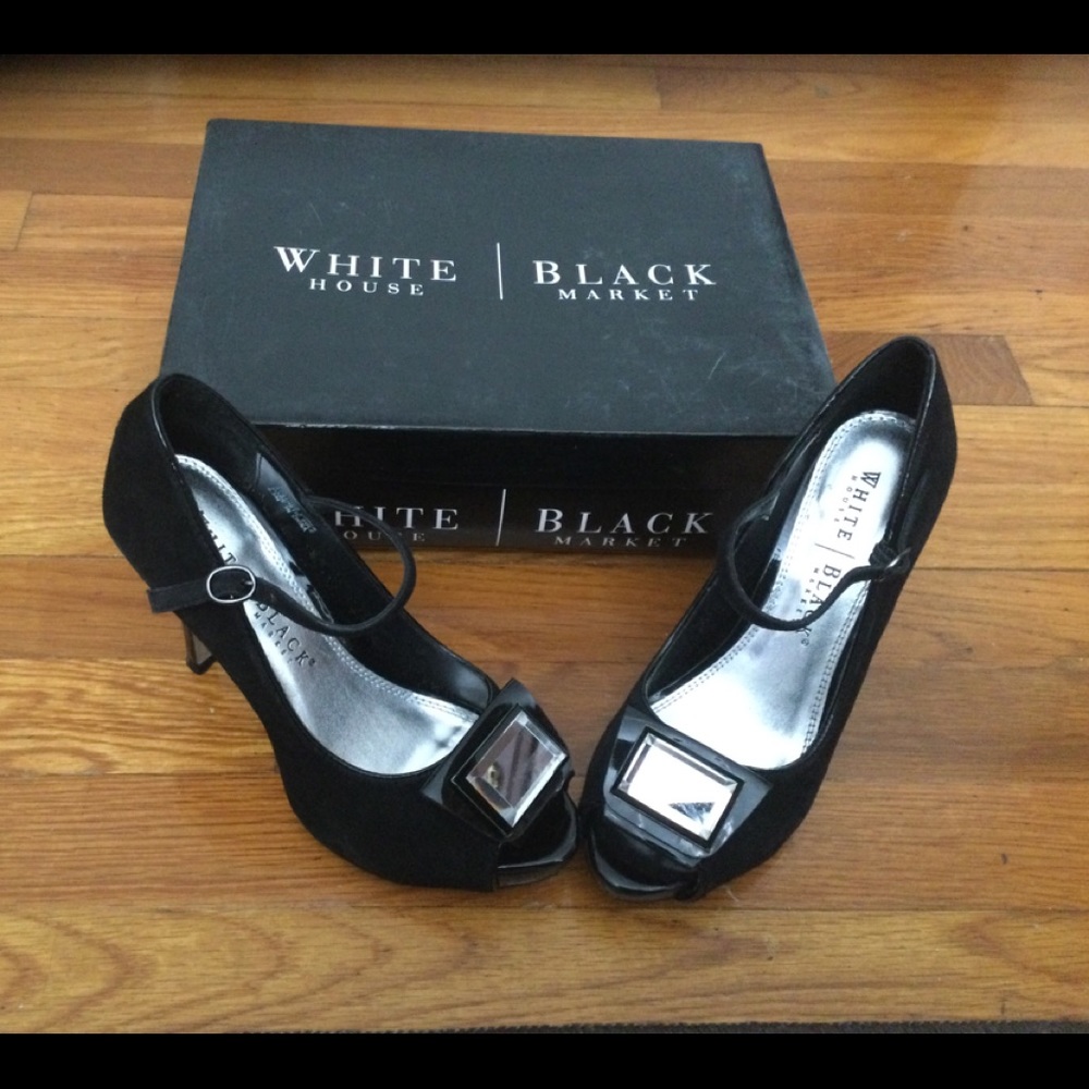 EUC WHBM Carmen Pumps Size 6.5, Black